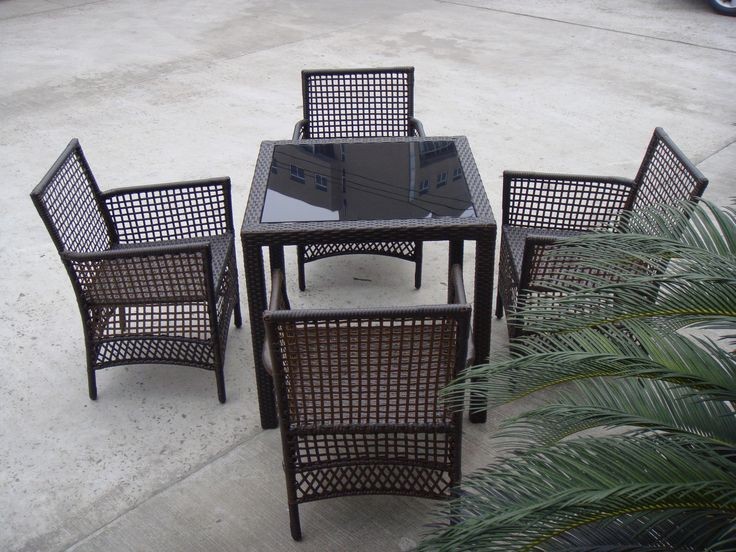 http://thienloctyfurniture.vn/ban-ghe-cafe-gia-may-dep/