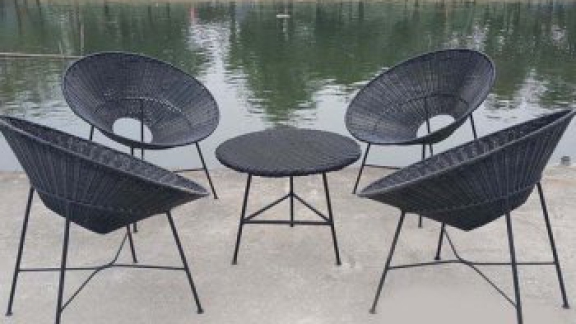 Những cách làm đẹp cho sân vườn nhà bạn với bàn ghế giả mây
