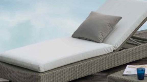 Mua liền ghế nằm hồ bơi giả mây với giá gốc xuất xưởng