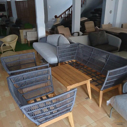 BÀN GHẾ NHỰA GIẢ MÂY 01