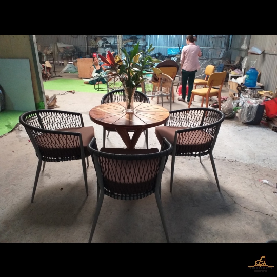 BÀN GHẾ MÂY NHỰA MGN27